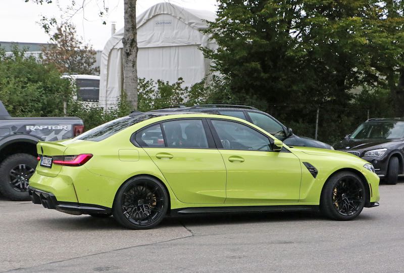 新型 BMW M3 セダン イエロー ボディサイド