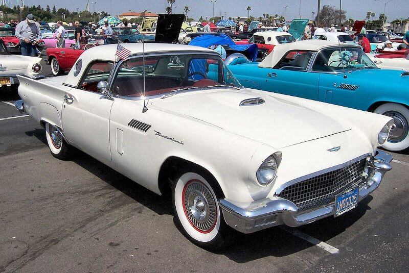 1957年式 フォード・サンダーバード