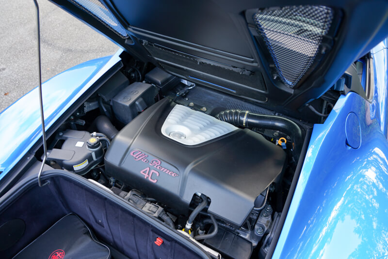 アルファロメオ 4C スパイダー イタリア エンジンルーム