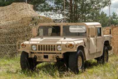 米軍からの払い下げ車ハンヴィーとは?入手方法と中古車価格を調査してみた!