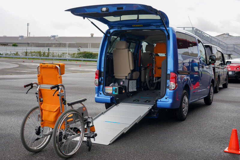 日産 NV200バネット チェアキャブ