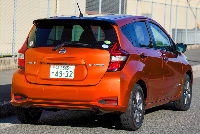 2代目 日産 ノート e-POWER X ブラックアロー リアサイド