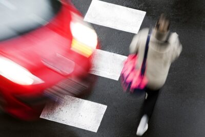 当たってないのに人身事故でひき逃げに?「非接触事故」に注意!