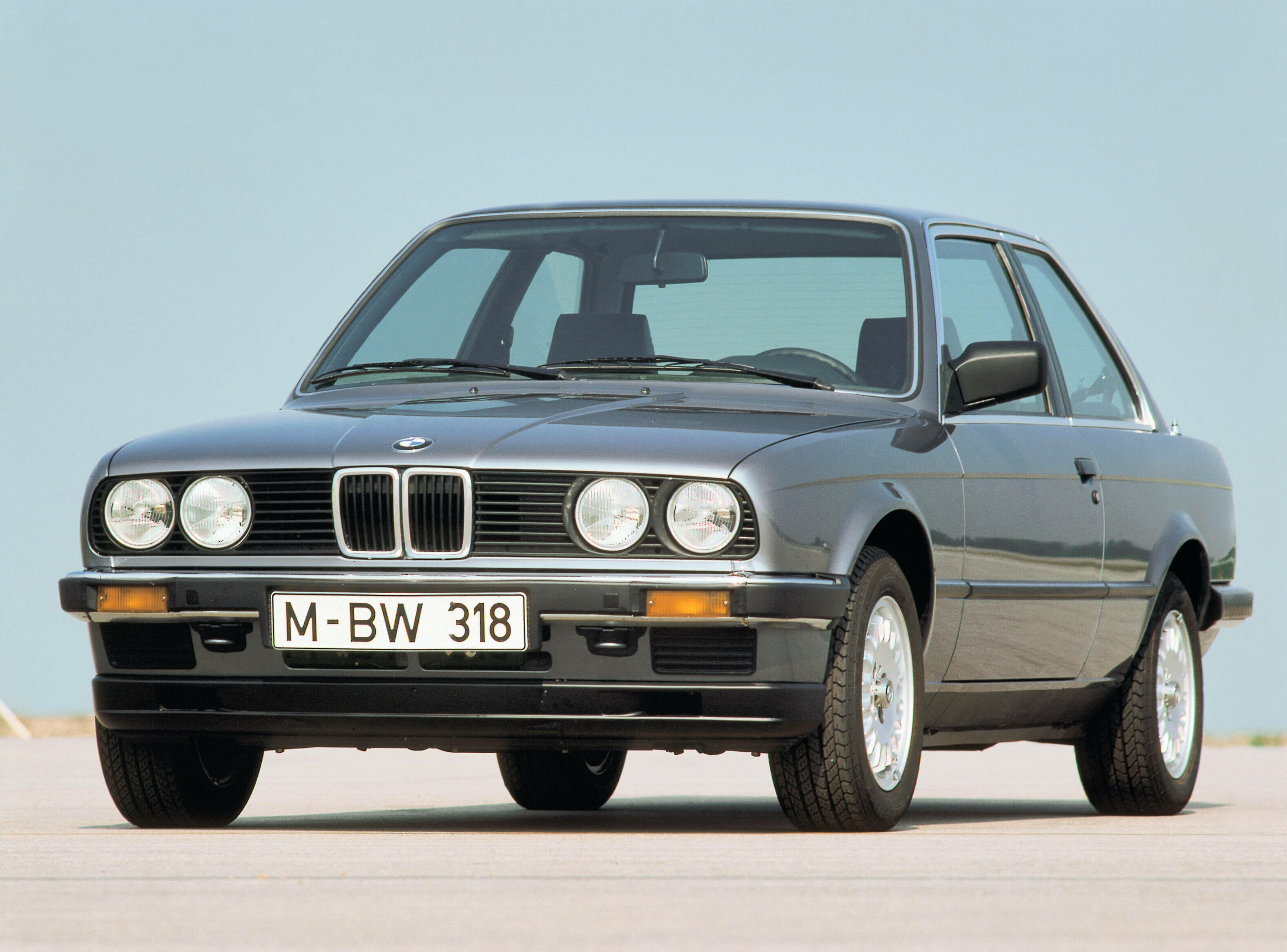 BMW 3シリーズ 318i