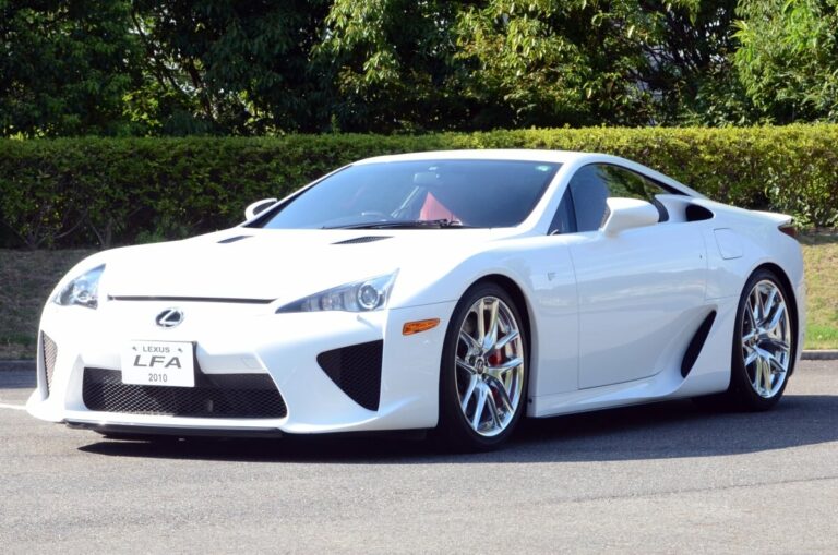 日本で一番高価な車 レクサスの最高級限定車 Lfaの驚異の性能 Moby モビー