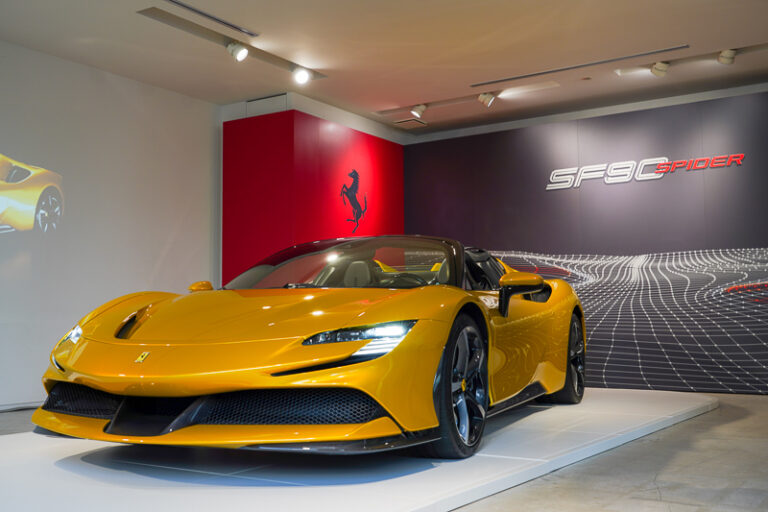 52 フェラーリ初電動車 Sf90スパイダー 日本上陸 乗った人の話も聞けたプレス発表会レポ Moby モビー