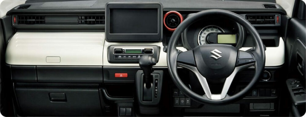 スズキ 2代目スペーシア HYBRID G 運転席