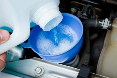 ウォッシャー液 種類別おすすめ人気17選|水道水はダメ?出ないときの対策も