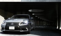 レクサスを所有する芸能人・有名人まとめ!【芸能人の愛車】
