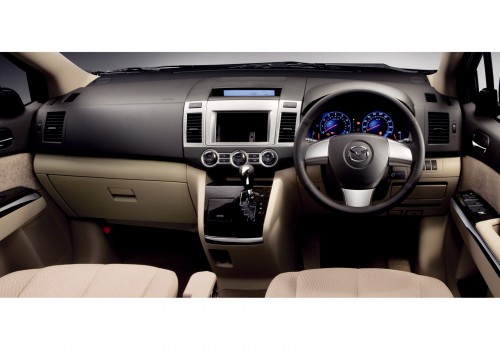 マツダ MPV 3代目 2008年型 インパネ