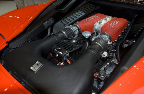 フェラーリ 458 スパイダー エンジンルーム