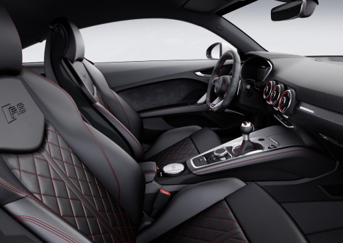アウディ新型TT RS クーペ 内装