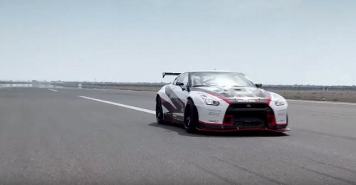 1380馬力の日産gt Rがギネス世界記録 300km H超の高速ドリフトを披露 動画 Moby モビー