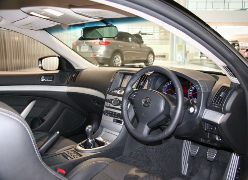 日産 スカイラインクーペ 内装 2007年