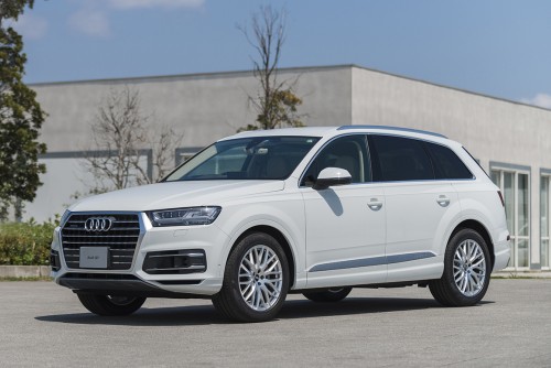 アウディ Q7 2016年