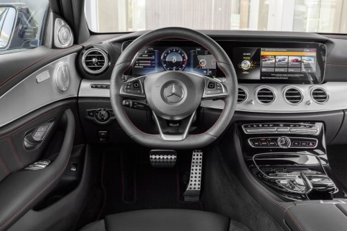 メルセデス AMG E 43 4MATIC セダン 内装 2016年型