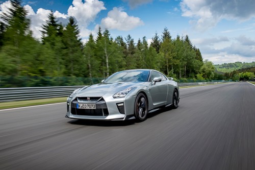 日産 GT-R track シルバー フロント