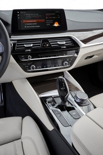 BMW 新型5シリーズ 内装