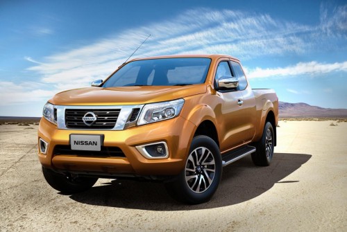 日産 NP300 ナバラ 外装