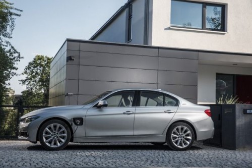 BMW 330e 2015年型