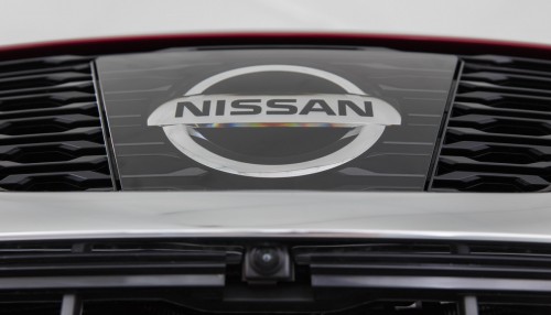 nissan エンブレム
