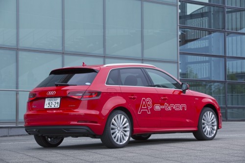 アウディ A3 e-tron 2015年