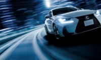 レクサス IS vs HS 徹底比較!LEXUS高級セダンで同価格帯となるの2車の違い