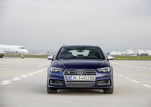 アウディ S4アバント 新型