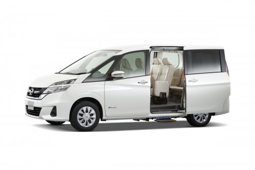 日産 セレナ 新型 2016年