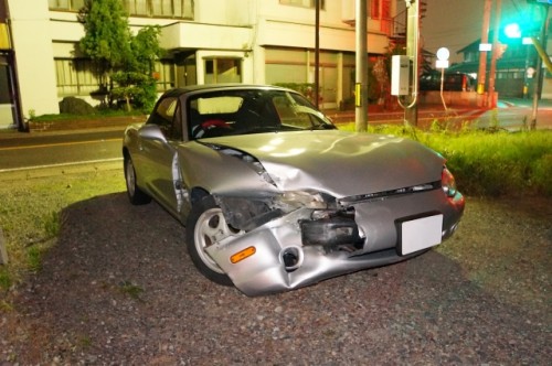 交通事故 事故車