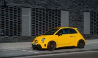 アバルトとは?フィアットとの歴史・関係と現行車種を一覧でご紹介!