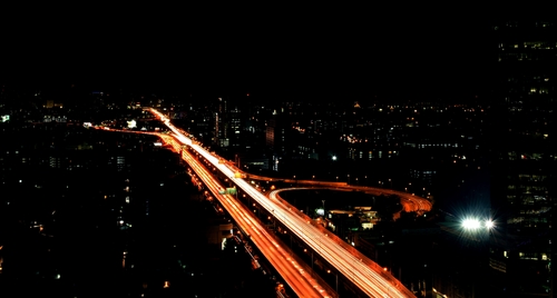 高速道路は車種によって制限速度が変わる?