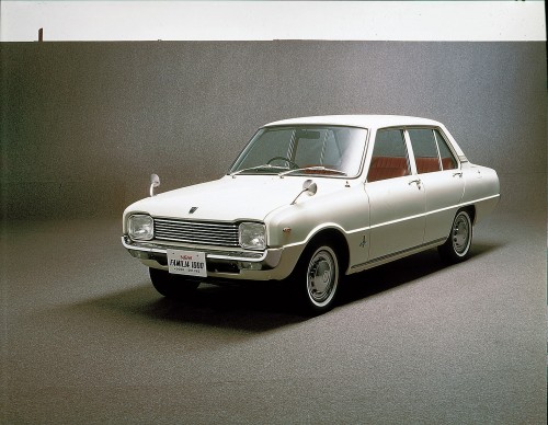 マツダ ファミリア歴代モデルの歴史と現在の評価は 日本の名車 Moby モビー