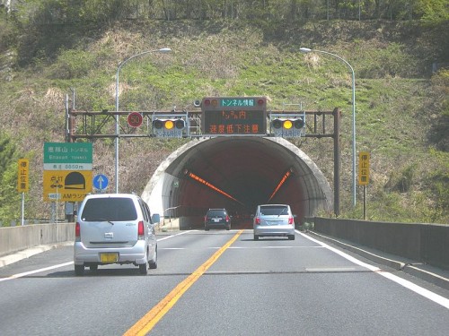 追越ができないトンネル