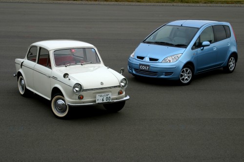 三菱 コルト600 (左)コルト(右)