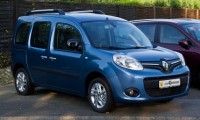 【ルノー カングーで車中泊】マットやカーテンなどのおすすめグッズ7選