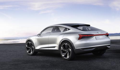 2017年 Audi e-トロン コンセプト