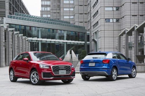 アウディ Audi Q2