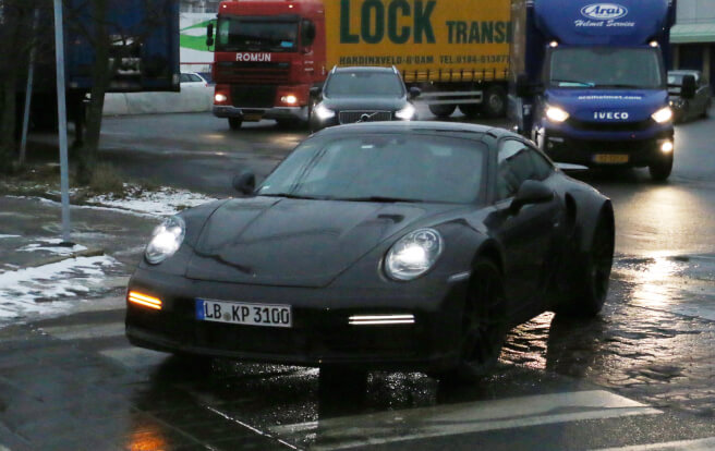 ポルシェ 新型911ターボ スパイショット