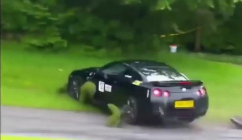 日産 GT-R 事故