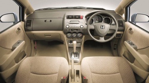ホンダ フィットアリア 1.3A 2002年 内装 メタリックパネル