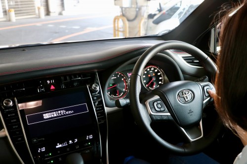 ごめすが乗る!新型ハリアー 内装
