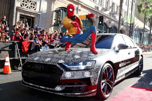 新型アウディA8 スパイダーマン