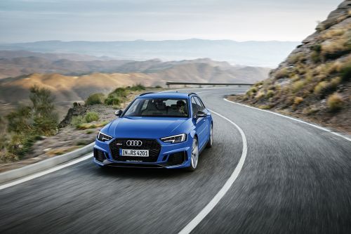 アウディ RS4 アバント 新型 2017年