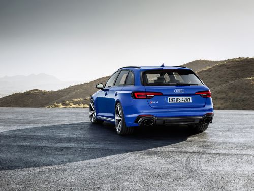 アウディ RS4 アバント 新型 2017年