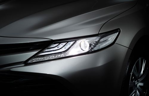 トヨタ カムリ フルモデルチェンジ 2017 Bi-Beam LEDヘッドランプ (オートレベリング機能付) +LEDクリアランスランプ +LEDデイライト