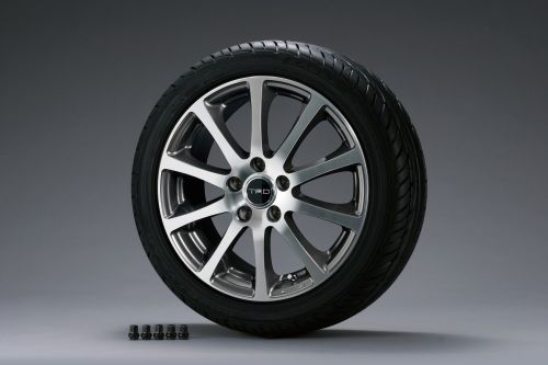 トヨタ 新型ヴォクシー TRD 17インチアルミホイール