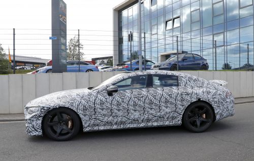 メルセデス AMG GT 4ドア クーペ