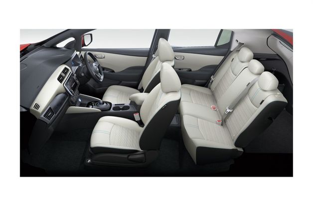 日産 新型 リーフ 内装