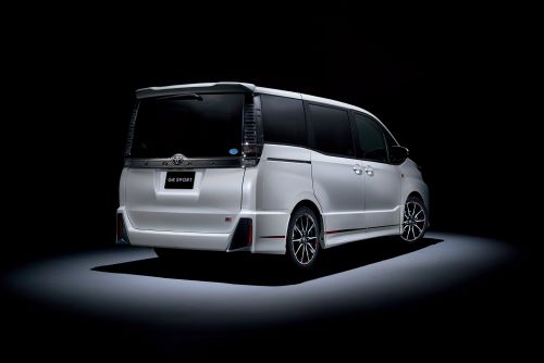 トヨタ ヴォクシー GR SPORT 外装